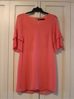 Leslie Fay Coral Ruffle Sleeve Flowy Dress | Size 4